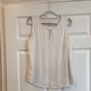 🧡 Women’s sleeveless blouse